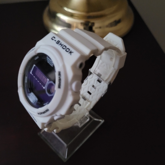 New White Digital C shook Fashion watch - Picture 4 of 8